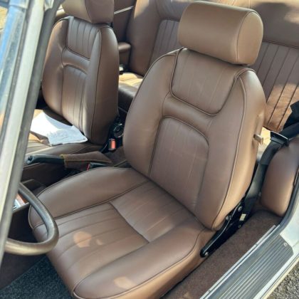 Rénovation intérieure d'une Peugeot 504